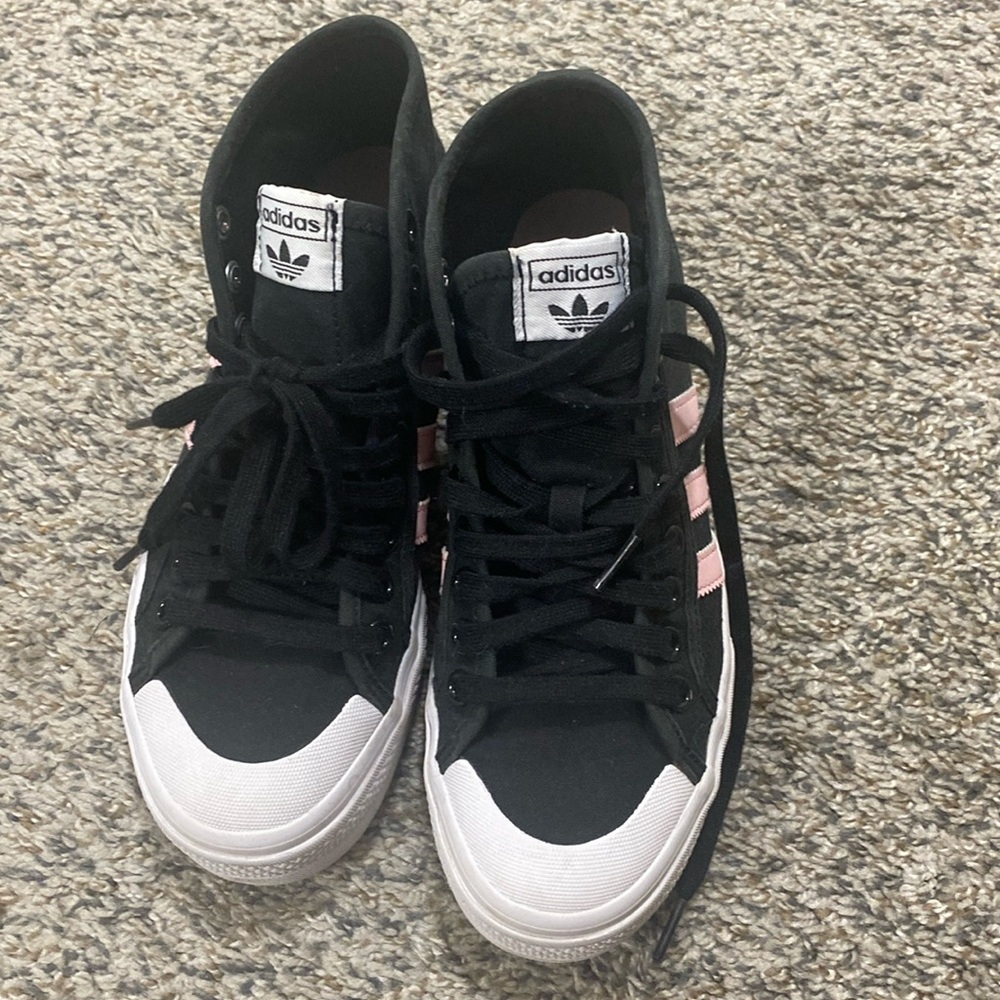 ADIDAS NIZZA PLATFORM MID SHOES SIZE 7 (GIRLS)